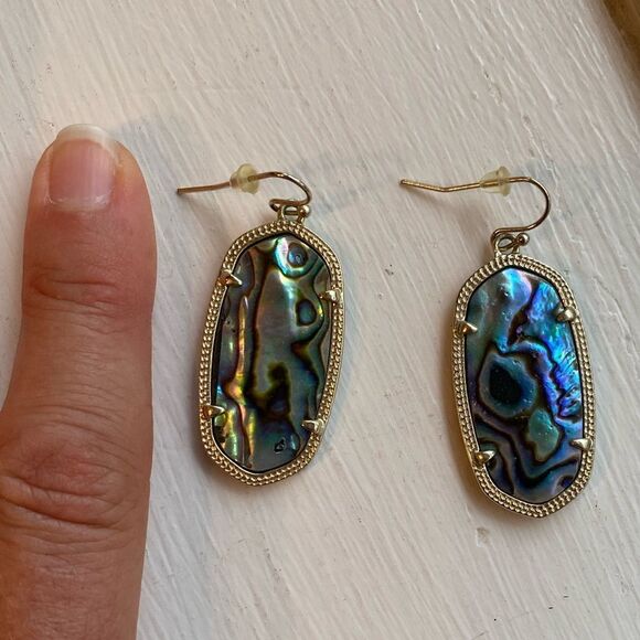 KENDRA Scott gold Elle earrings in abalone‎ - Picture 3 of 4